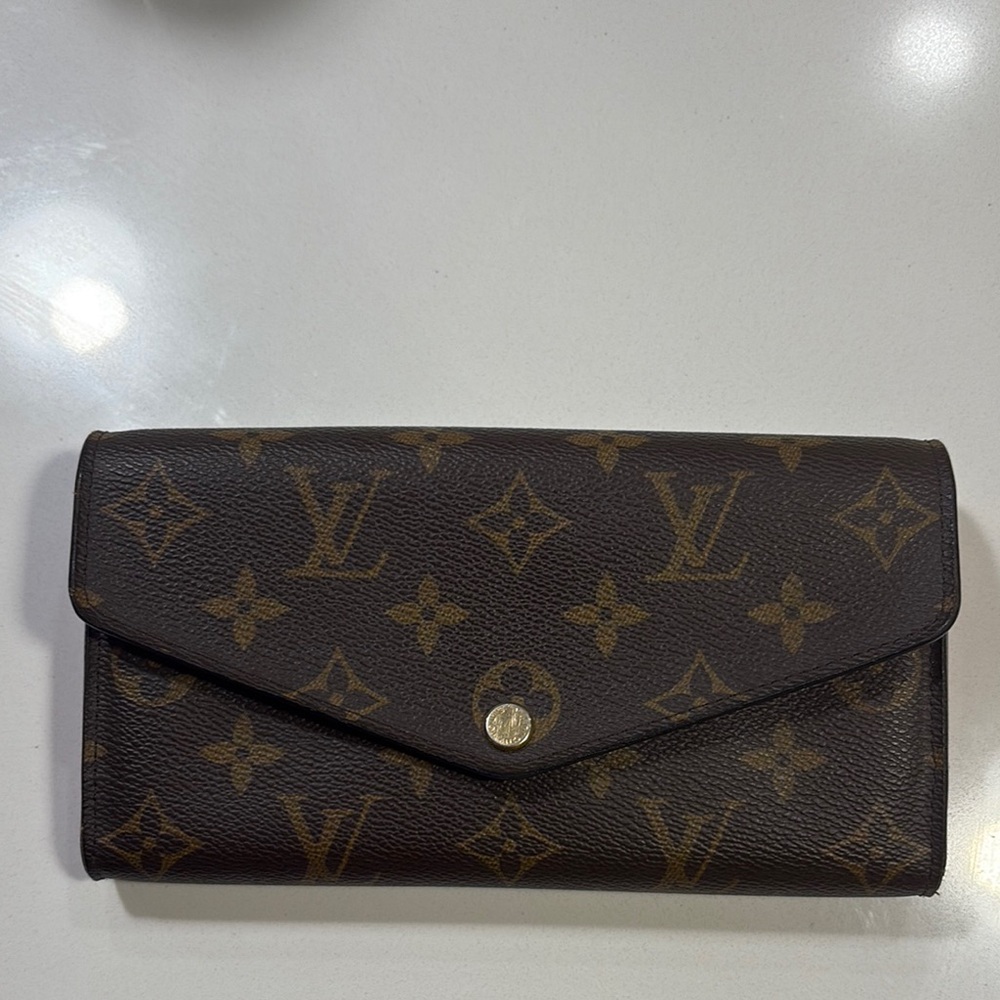 Louis Vuitton Brown Monogram Sarah Wallet Classic Design